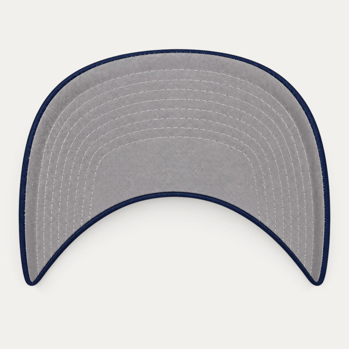 Detalle de la visera de la gorra AURENS Classic Navy / Gold