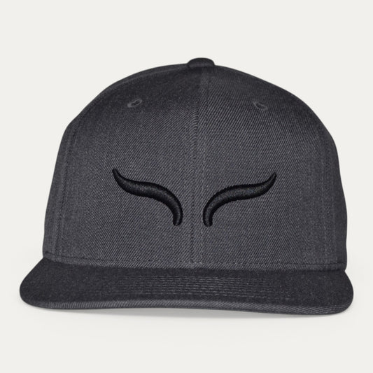 AURENS Focus Dark Heather / Black cap, side view