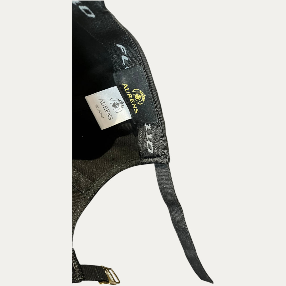 Detalle del cierre ajustable de la AURENS Classic Grey / White